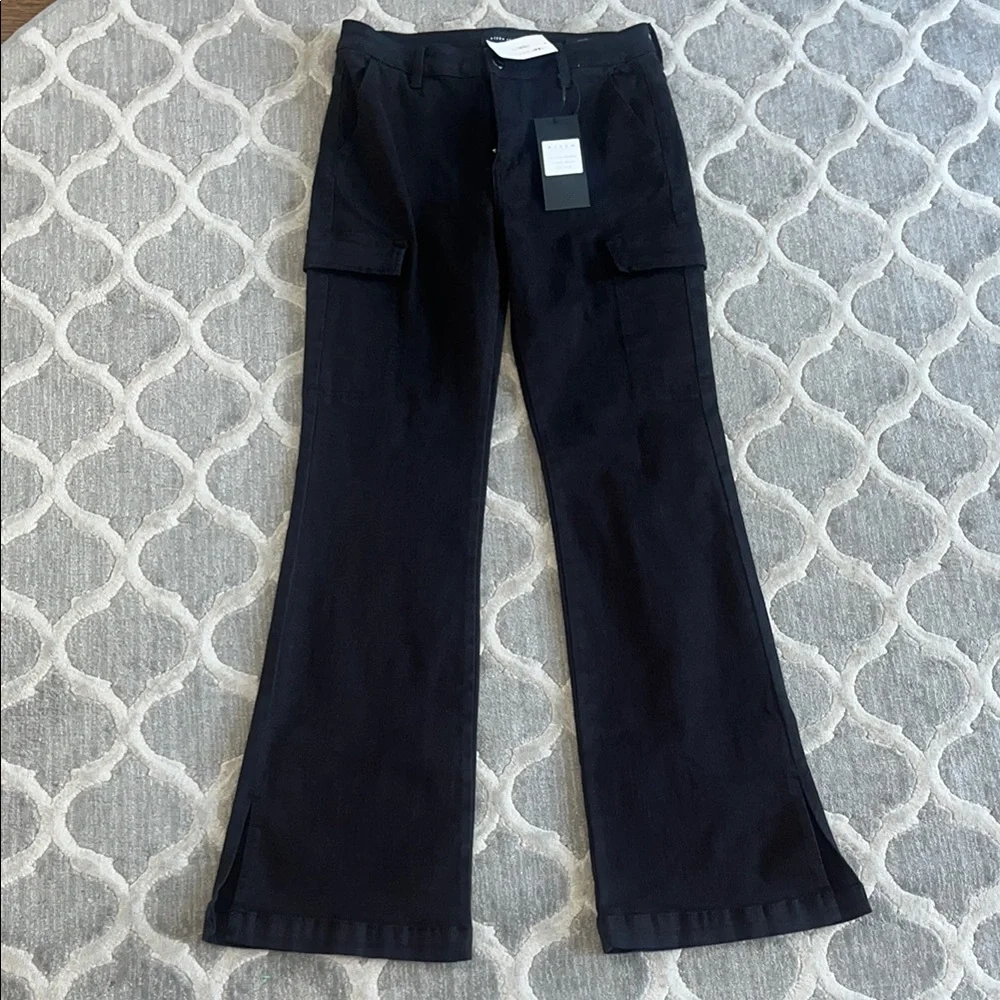 Elegant Black Wide Leg Jeans for Women - Picture 1 of 8